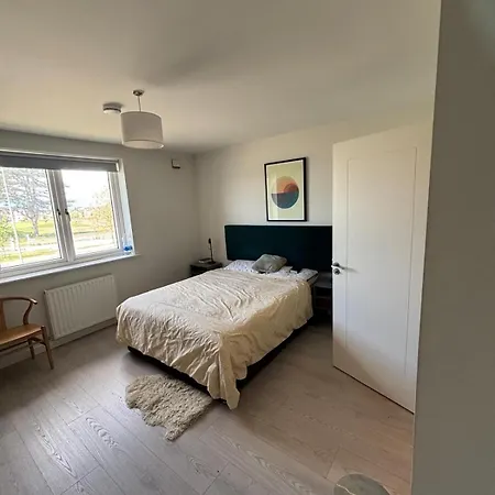 En-suite Double Bedroom Adamstown Lucan